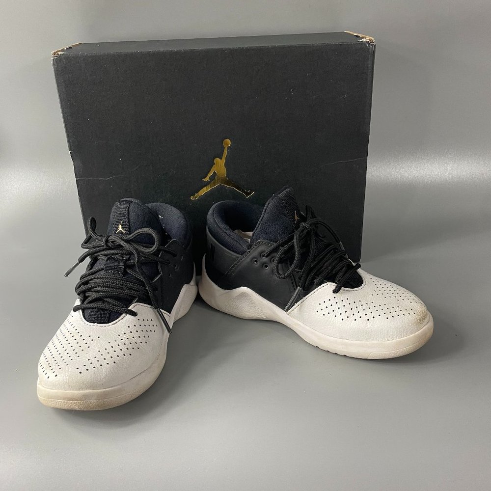 Air Jordan aa2502-021 Flight Fresh GG Sneakers, Size 11CW
